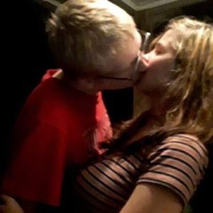 Meet your Posher, Cameron